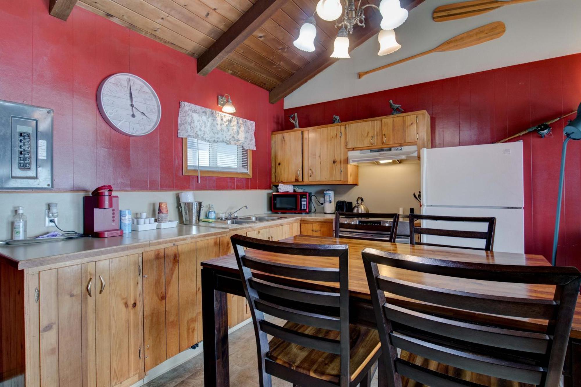 Moolack Shores Inn